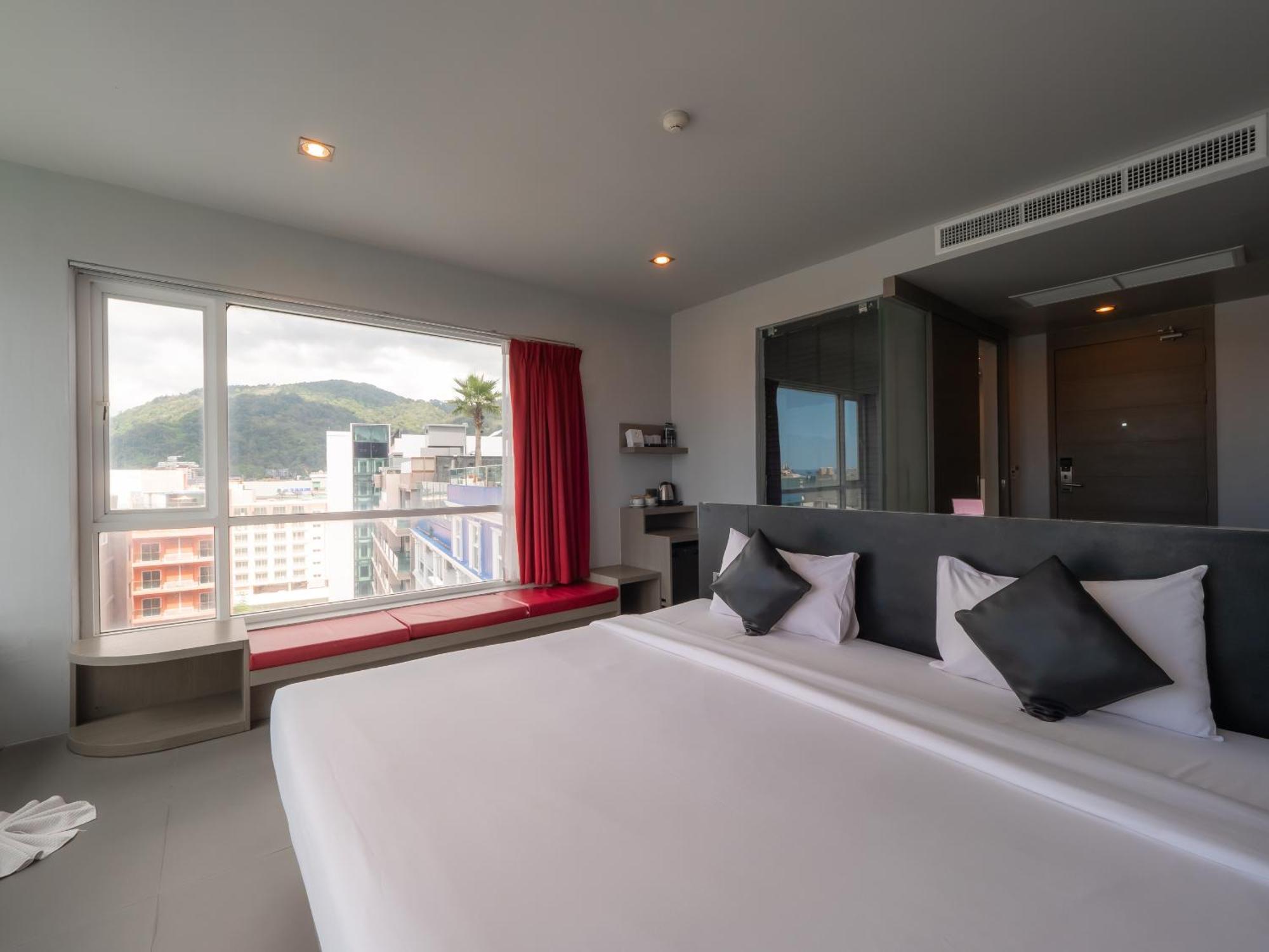 At Patong Hotel - SHA Certified Exterior foto
