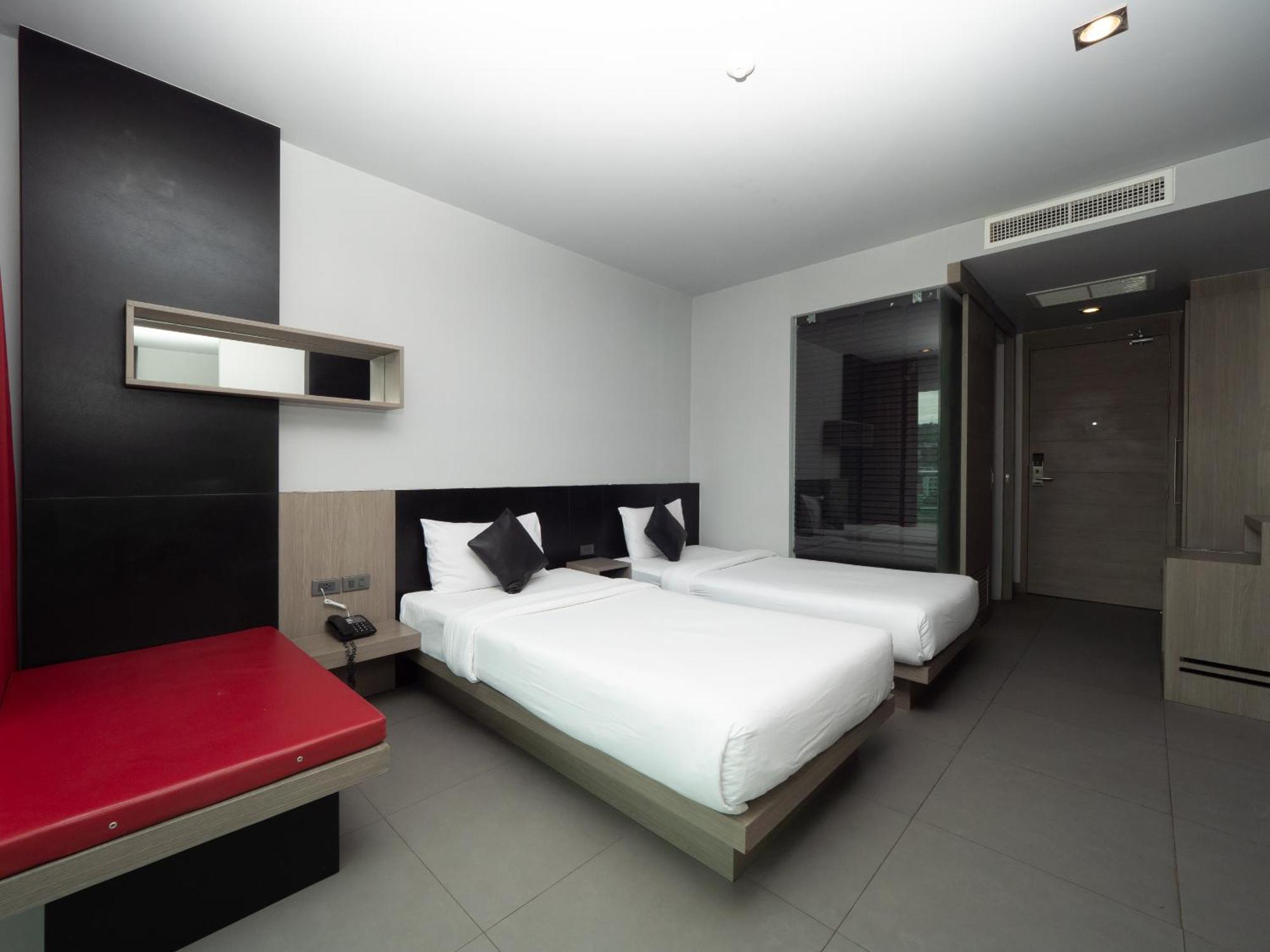 At Patong Hotel - SHA Certified Exterior foto